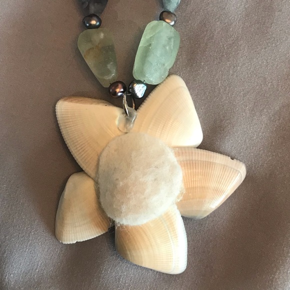 Shell necklace - Picture 4 of 5